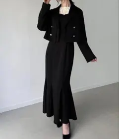 JUNOAH レイヤードデザインショートジャケット＋マーメイドキャミワンピース