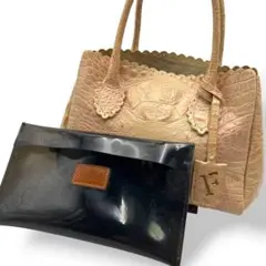 FURLA フルラ クロコ型押し レザー トートバッグ ベージュ系