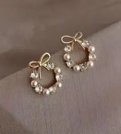 リース型ゴールドピアス（パール）