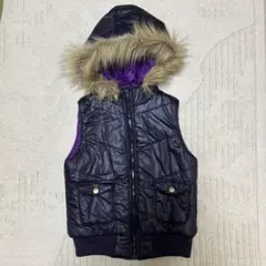 美品 ファー付きフード 中綿ベスト 光沢 ダークパープル　Mサイズ