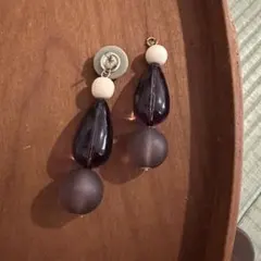 ハンドメイド ピアス 紫とグレー　※ピアス部分片耳のみ