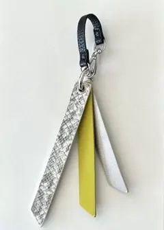 アズールバイマウジー　バッグチャーム　 キーホルダー　新品未使用