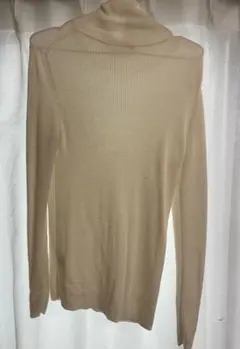 ユニクロ　白　タートルネックニット