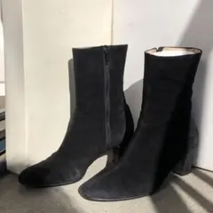 ZINNIA ブラックスエードショートブーツ