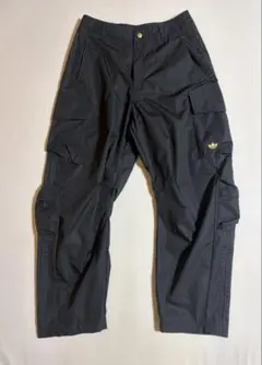 adidas originals パラシュート・カーゴパンツ