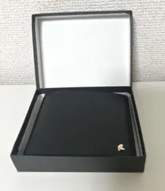 【新品未使用】ピエールカルダン　二つ折り財布　黒のサムネイル