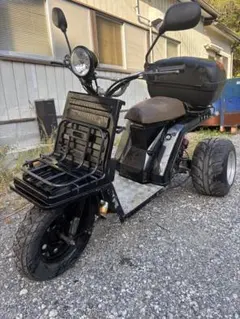 ケ*ン様 三輪バイク リアボックス付き 黒のサムネイル