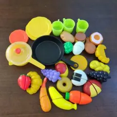 食材おもちゃセットと調理器具