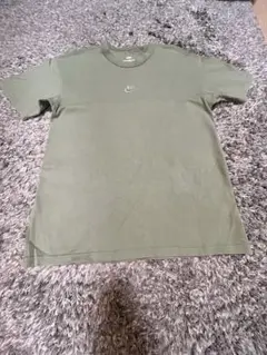Nike オリーブグリーン Tシャツ