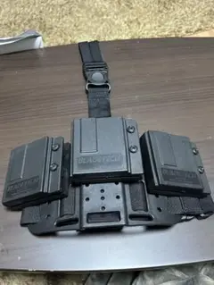 〈実物〉ブレードテック BLADETECH M4マガジン3連 レッグ マグポーチ