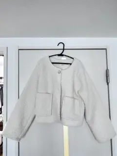 ホワイト ボアジャケット　韓国　白　アウター　ノーカラー