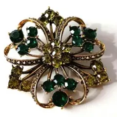 ヴィンテージ風 花形ブローチ