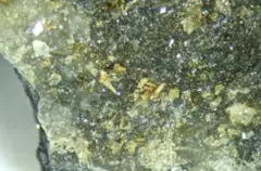 【鉱物標本】鹿児島県日ノ本鉱山産　バレンチン鉱