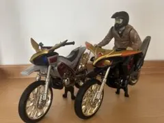 新品未使用】タイヨーR/C 仮面ライダークウガ ビートチェイサー2000