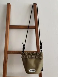 OUTDOOR フリル付きショルダーバッグ オリーブグリーンのサムネイル
