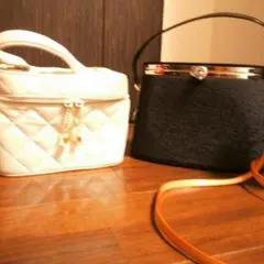 バニティバッグ