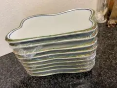 透明プラスチック皿 金色の縁取り4枚セット 透明プラスチック皿 金色の縁取り4枚セット - メルカリ