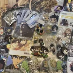 進撃の巨人 グッズ 大量 まとめ売り - メルカリ
