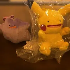 【新品】ポケモン メタモン 変身ピカチュウ ぬいぐるみキーホルダー