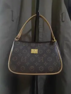 Item thumbnail for item 7f2b7366-8452-48bf-a9f4-6a21e038dfb7