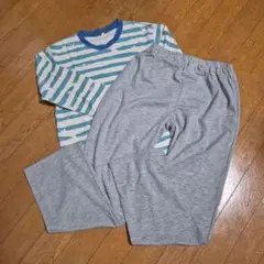 パジャマ　150