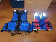 ライフジャケット 大人用 、子供用　2個　中古のサムネイル