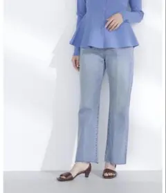 NATURAL BEAUTY BASIC サイドスリットストレートデニムパンツのサムネイル