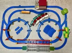 プラレール⭐︎まとめ売り⭐︎レイアウト　車両　踏切　鉄橋　橋脚　駅　トンネル