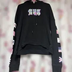 7% more pink 国旗柄 パーカー 黒 長袖のサムネイル