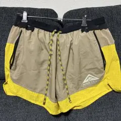 Nike Trail ショートパンツ イエロー/ベージュ
