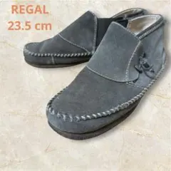 REGAL スエード素材のモカシン スリッポンデザイン グレー 23.5cm