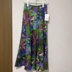 CABaN ボタニカル柄 フレアスカート XSのサムネイル