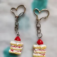 ハンドメイド苺のショートケーキ チャーム 2個セット