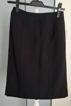 黒 タイトスカート