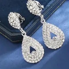 ラインストーンイヤリングジルコニアイヤリング揺れるビジューイヤリングV大ぶりVV