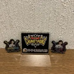 ［新品未開封］阪神タイガース　ピンバッジ　4個セット 新品未開封】阪神タイガース 90周年記念 歴代優勝ペナント型ピンバッジ