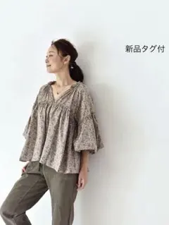 2026年最新】Hug O War シャツ・ブラウスの人気アイテム - メルカリ