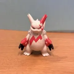 希少　ポケモン　モンコレ　ザングース　初期　フィギュア