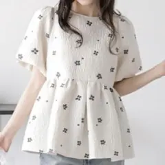 【新品タグ付】La-gemme ラジエム 花柄 ペプラムブラウス アイボリー