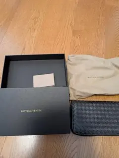 【美品】ボッテガヴェネタ イントレチャート ラウンドファスナー 長財布