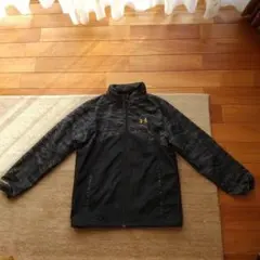 美品アンダーアーマー☆迷彩柄ジャンバー140cm　カモフラージュ　ブルゾン