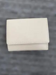 BURBERRY 二つ折り財布 クリーム色　新品