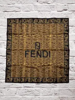 良品　FENDI　ゼブラ柄　ハンカチ　スカーフ　ｗ2326-0512-4-3