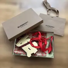 BURBERRY ギフトボックスと紙袋セット