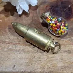 m6306 アメリカ ヴィンテージ からしの種 チャーム 聖品 14×15mm 