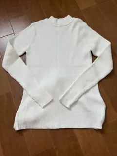 ホワイトリブニット 長袖 リボン付き