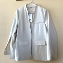 秋 ノーカラージャケット