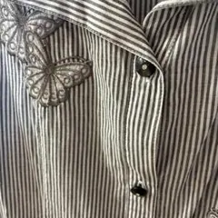 百貨公司網購 灰白色 條紋 蝴蝶刺繡 五分袖襯衫