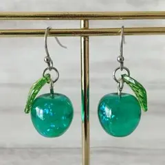 No.2563 青りんご ピアス ハンドメイド レジン