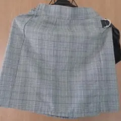 グレー系チェック タイトスカート サイドベルト付き